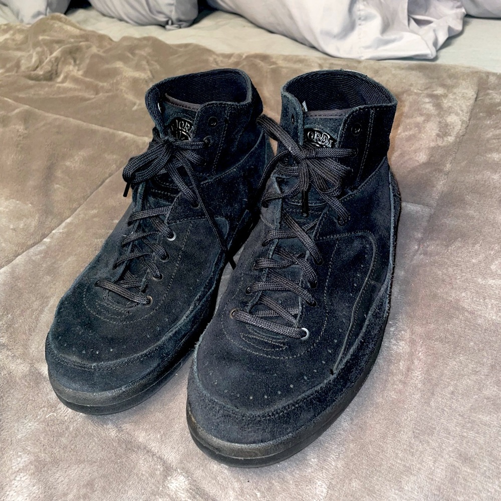 Suede black Jordan 2 RETRO.